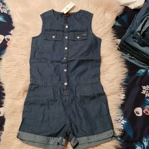 Girl's Romper shorts M (8)